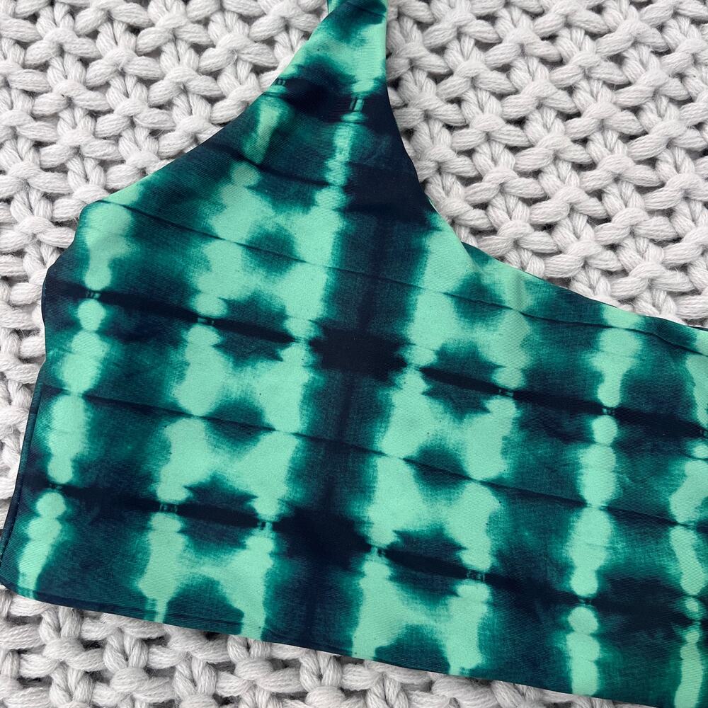 Skatie• ‘Maya’ Bikini Top in REGGAE Print - Picture 7 of 13